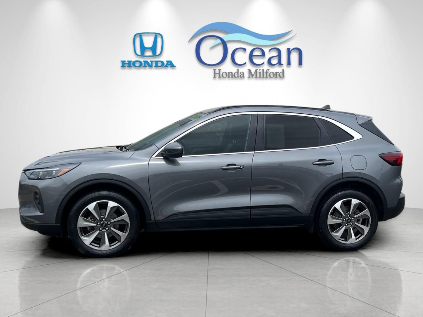 Used 2024 Ford Escape Platinum AWD/4WD image 6