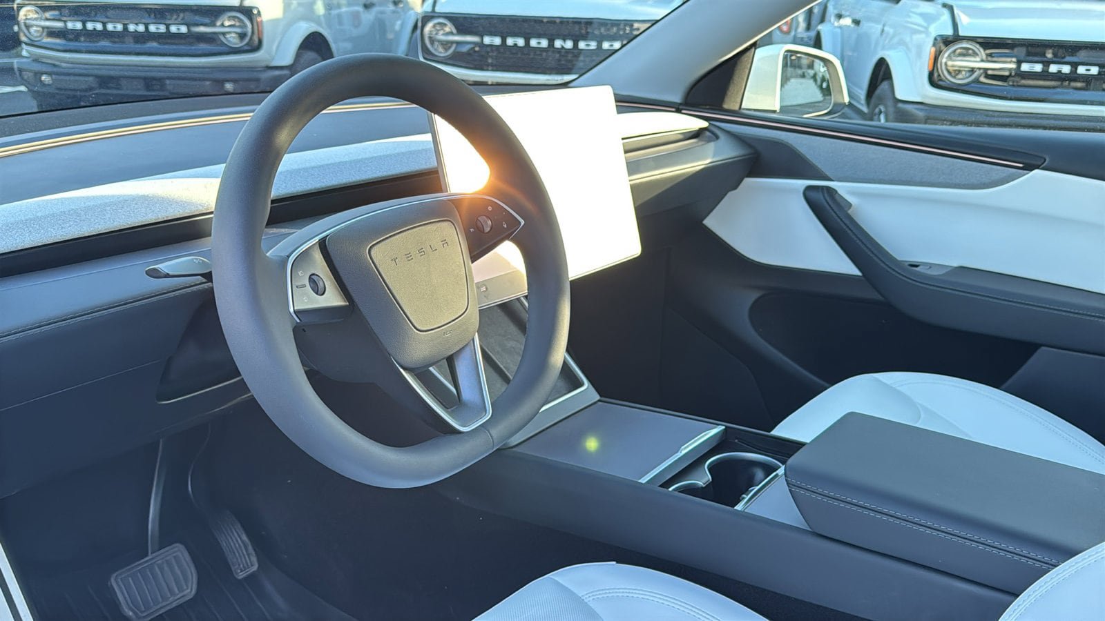 Used 2026 Tesla Model Y 2WD image 16
