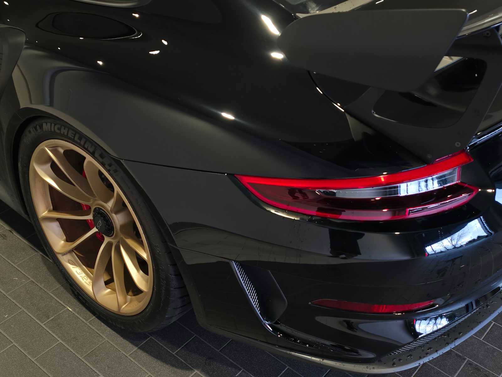 Used 2019 Porsche 911 GT3 RS image 25