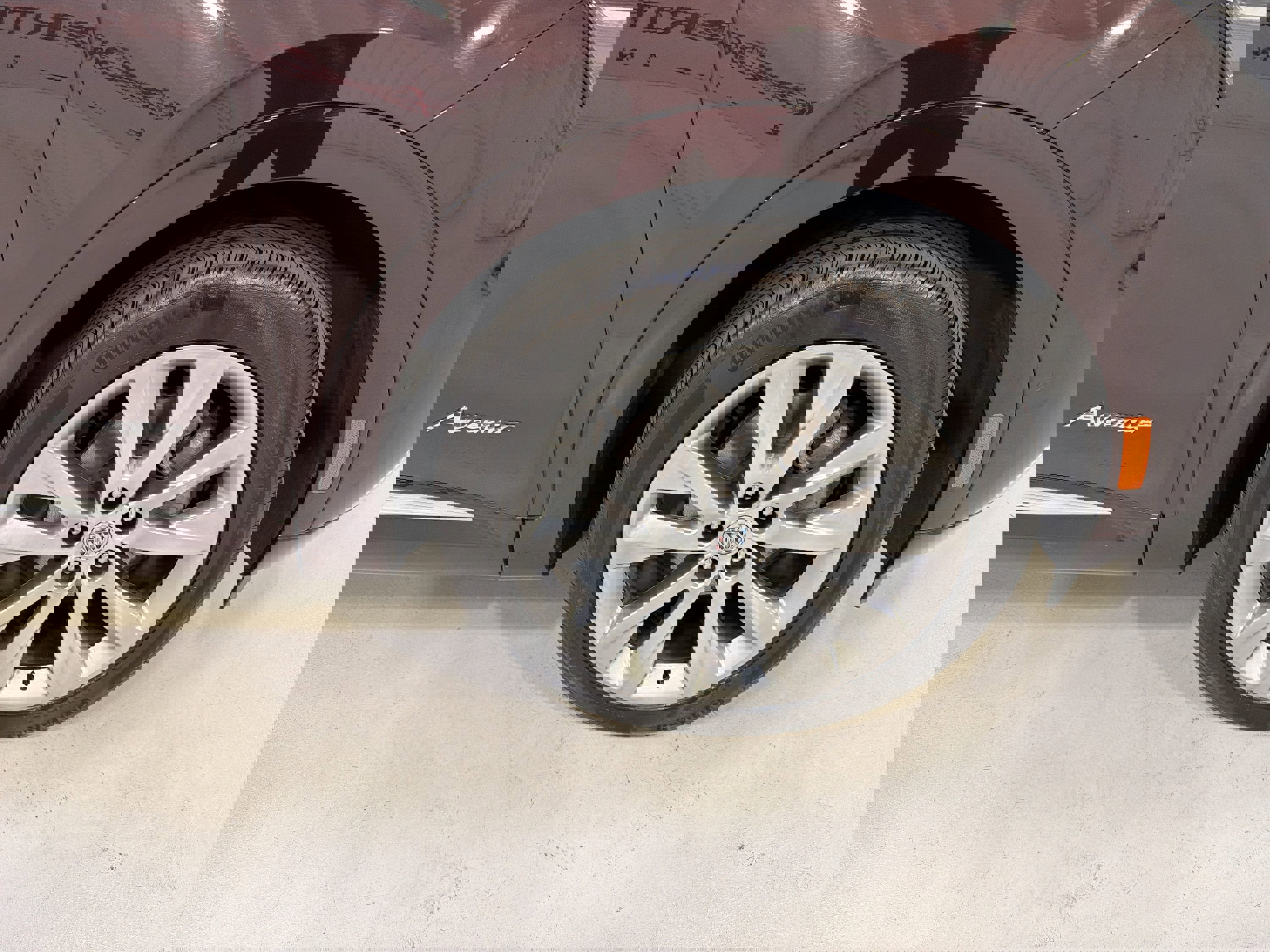 Used 2023 Buick Envision Avenir image 30