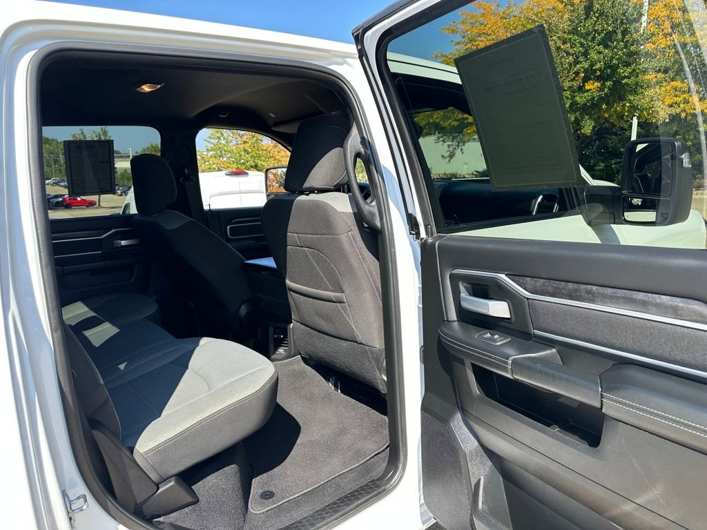 Used 2024 RAM 3500 Big Horn image 30