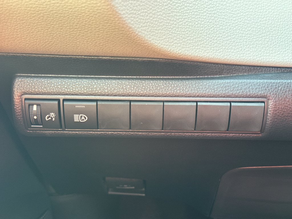 New 2027 Toyota Corolla LE FWD image 31