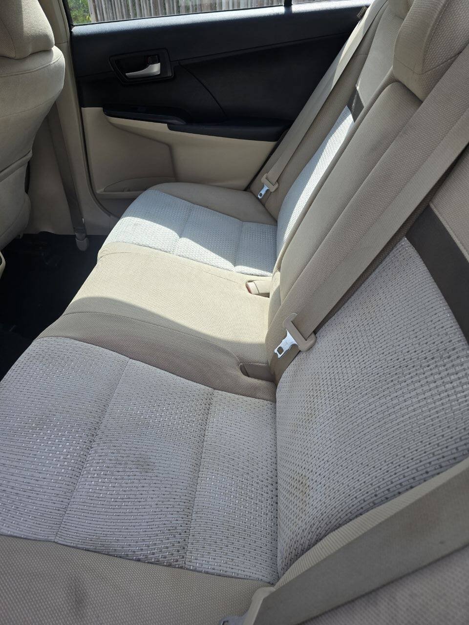 Used 2012 Toyota Camry LE FWD image 18