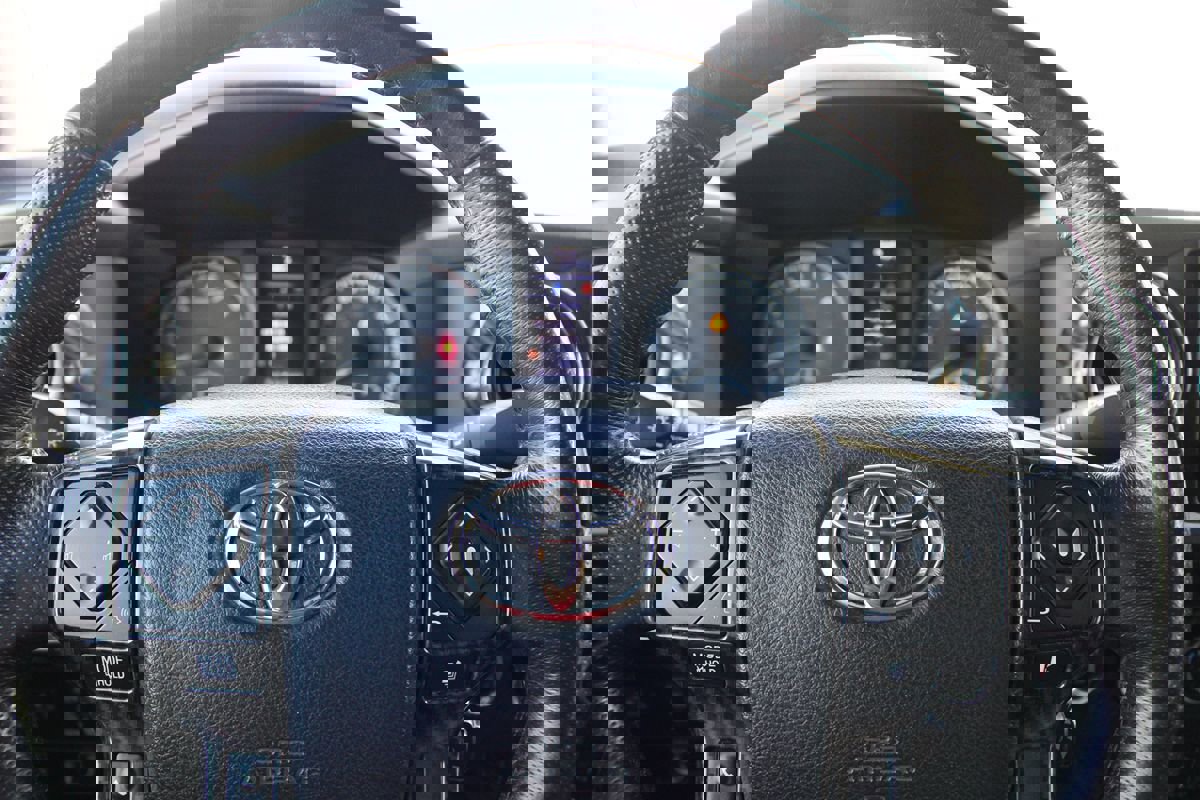 Used 2017 Toyota Tacoma TRD Off-Road image 20