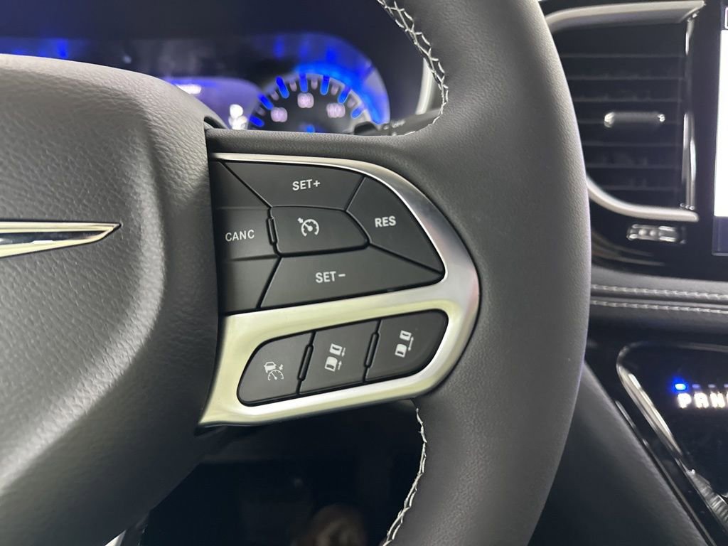 New 2026 Chrysler Pacifica Select image 31