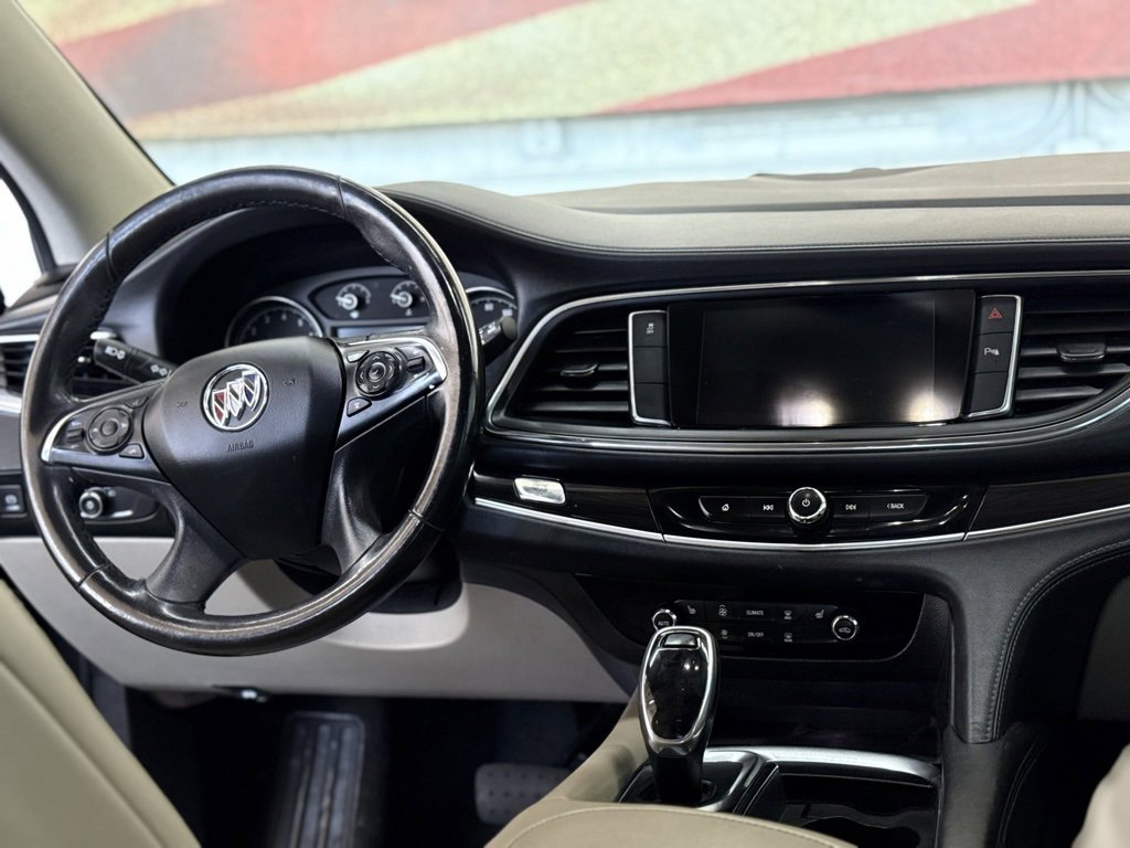 Used 2021 Buick Enclave Essence image 28