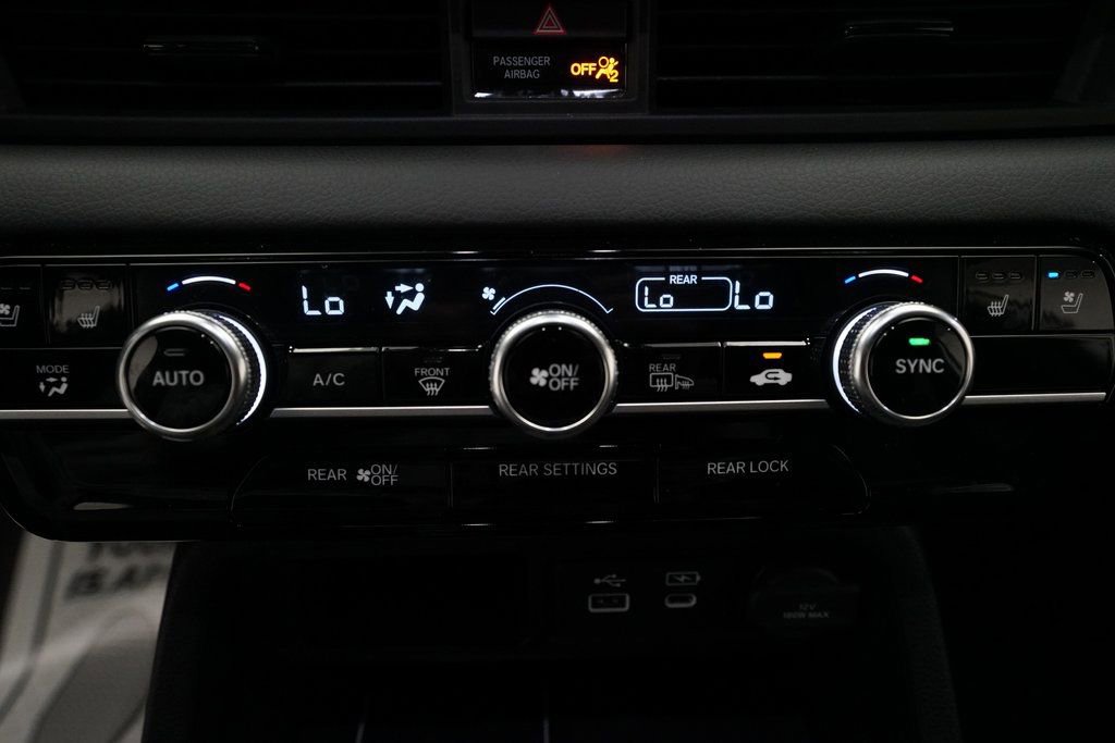 Certified 2025 Honda Pilot Black Edition image 17