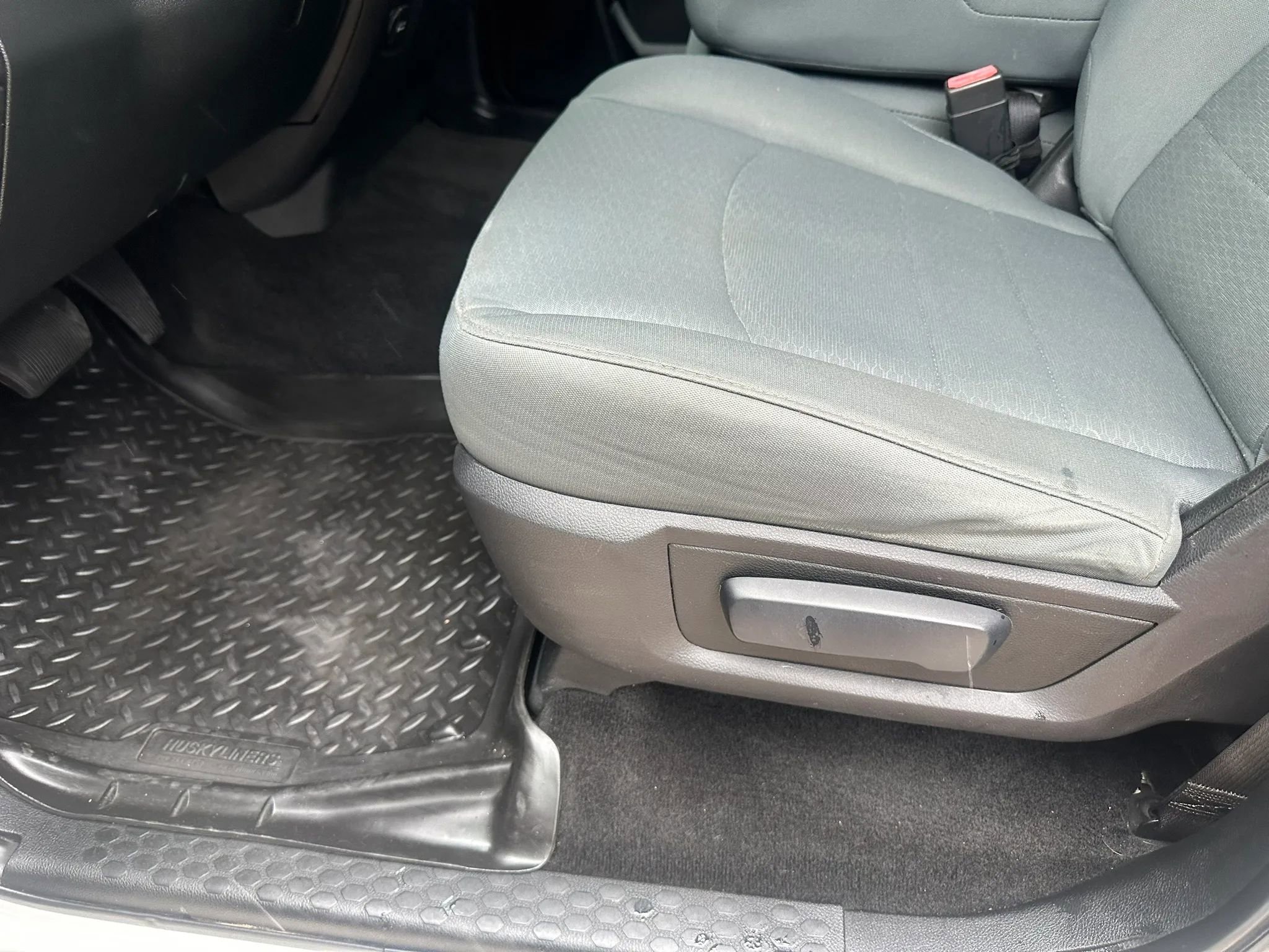 Used 2016 RAM 2500 SLT AWD/4WD image 29