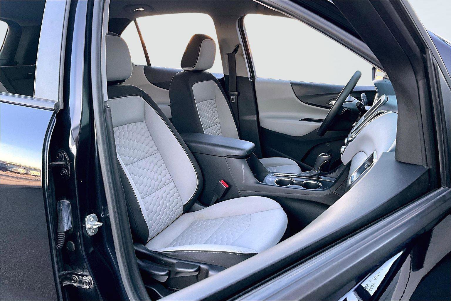 Used 2020 Chevrolet Equinox LS w/ LS Convenience Package image 8