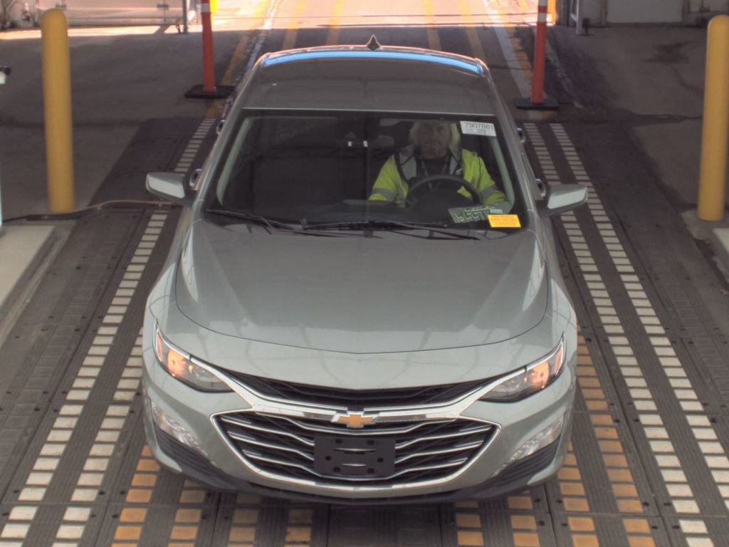 Used 2024 Chevrolet Malibu LT FWD image 3