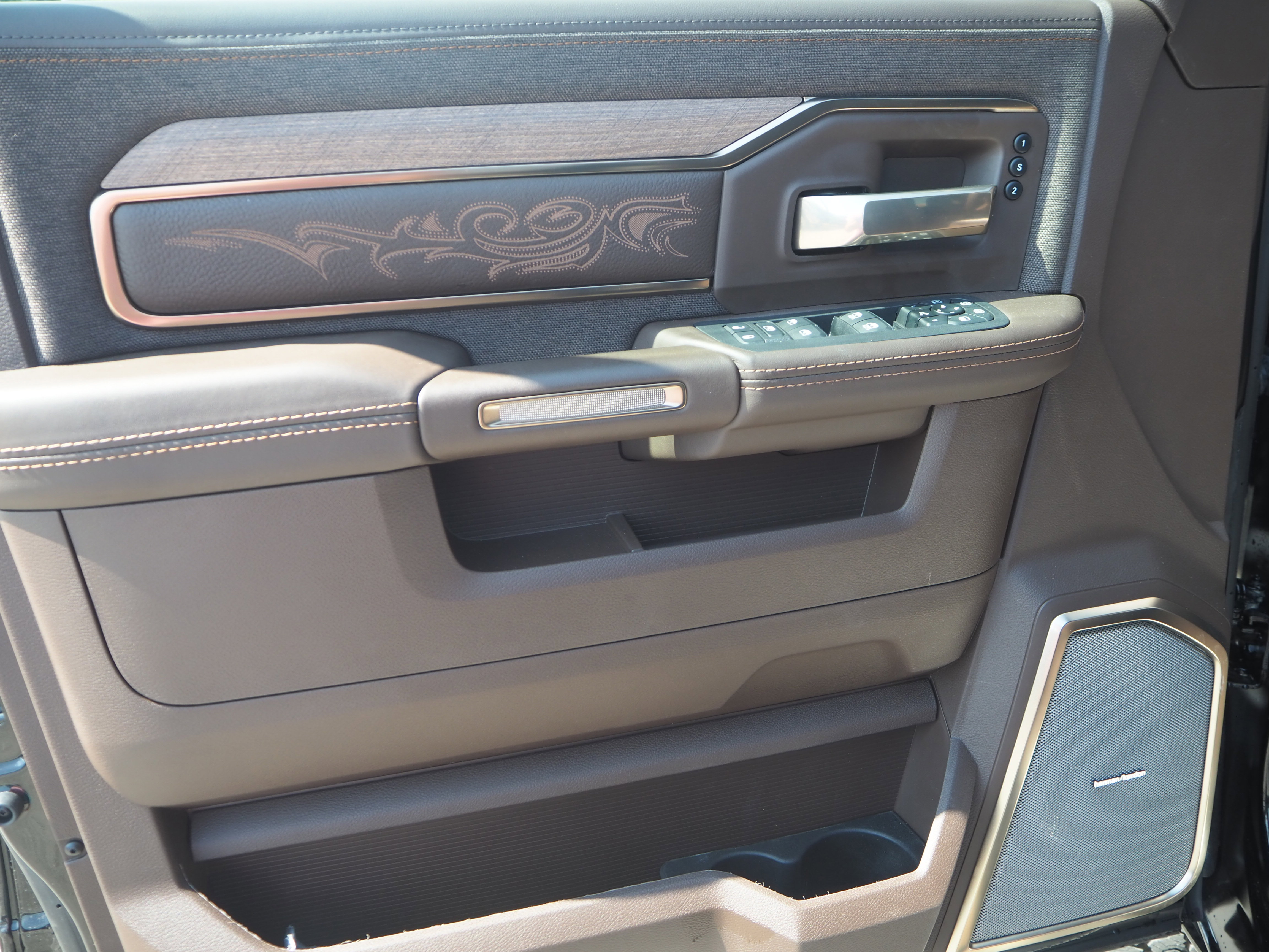 New 2025 RAM 2500 Limited AWD/4WD image 24