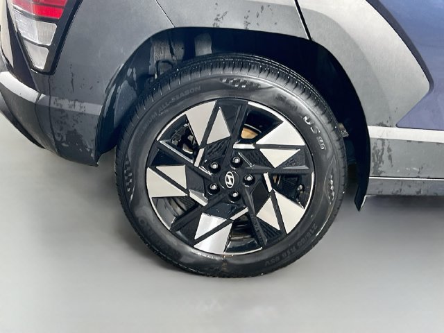 Used 2025 Hyundai Kona SEL AWD/4WD image 32