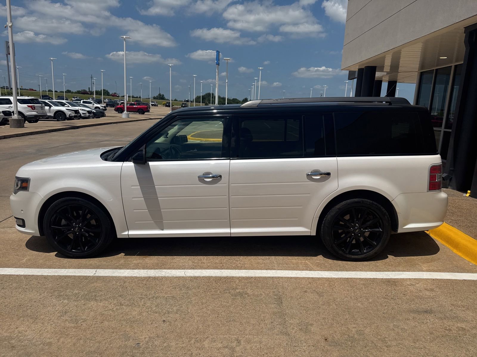 Used 2019 Ford Flex Limited w/ Equipment Group 303A AWD/4WD image 2