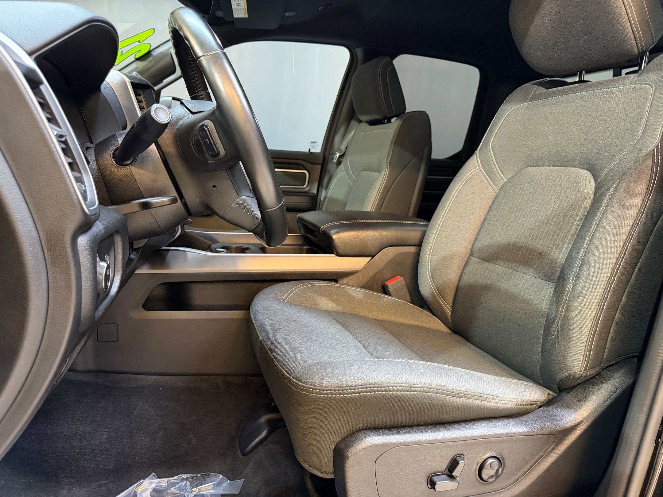 Used 2021 RAM 1500 Big Horn AWD/4WD image 5