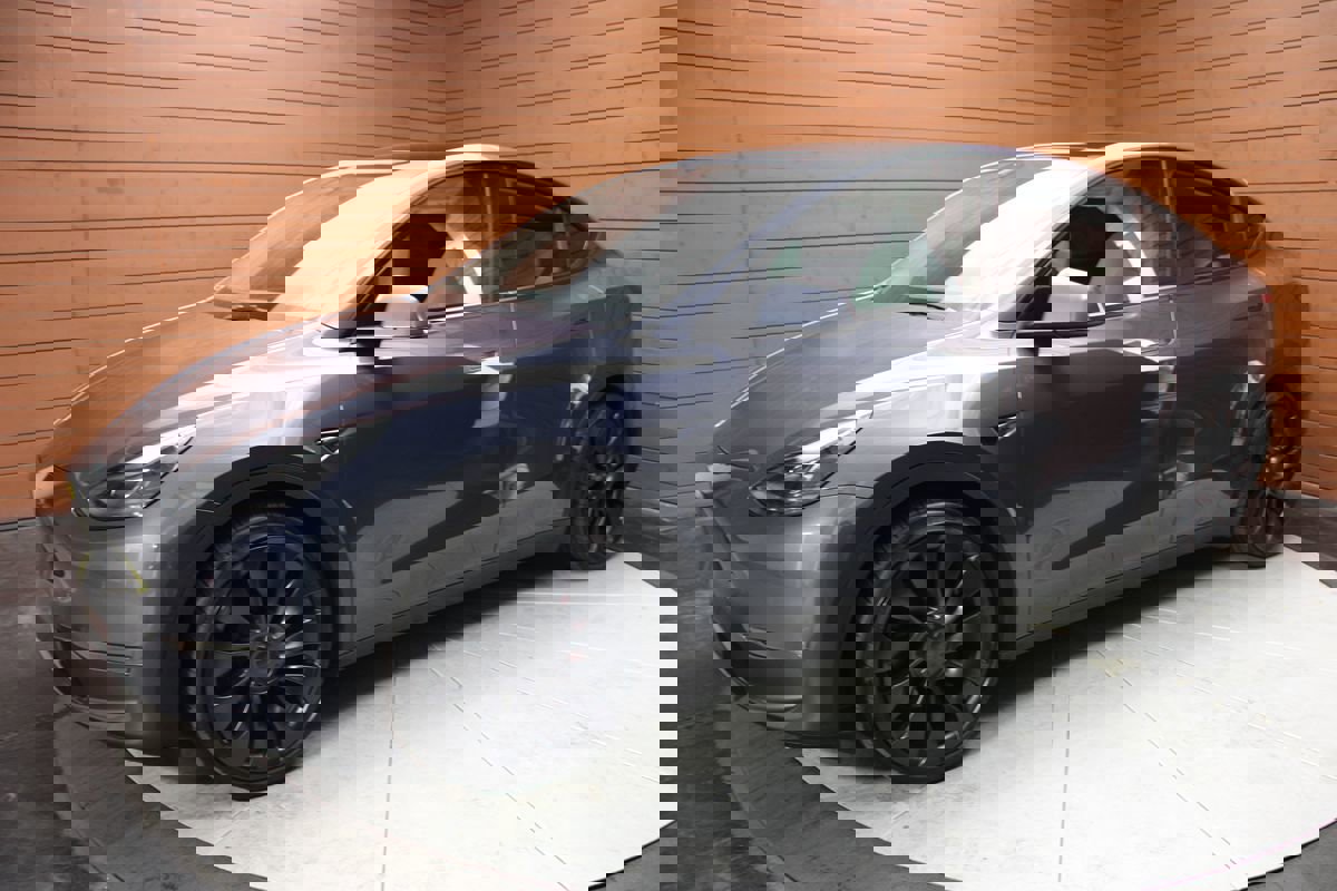 Used 2023 Tesla Model Y Long Range image 46