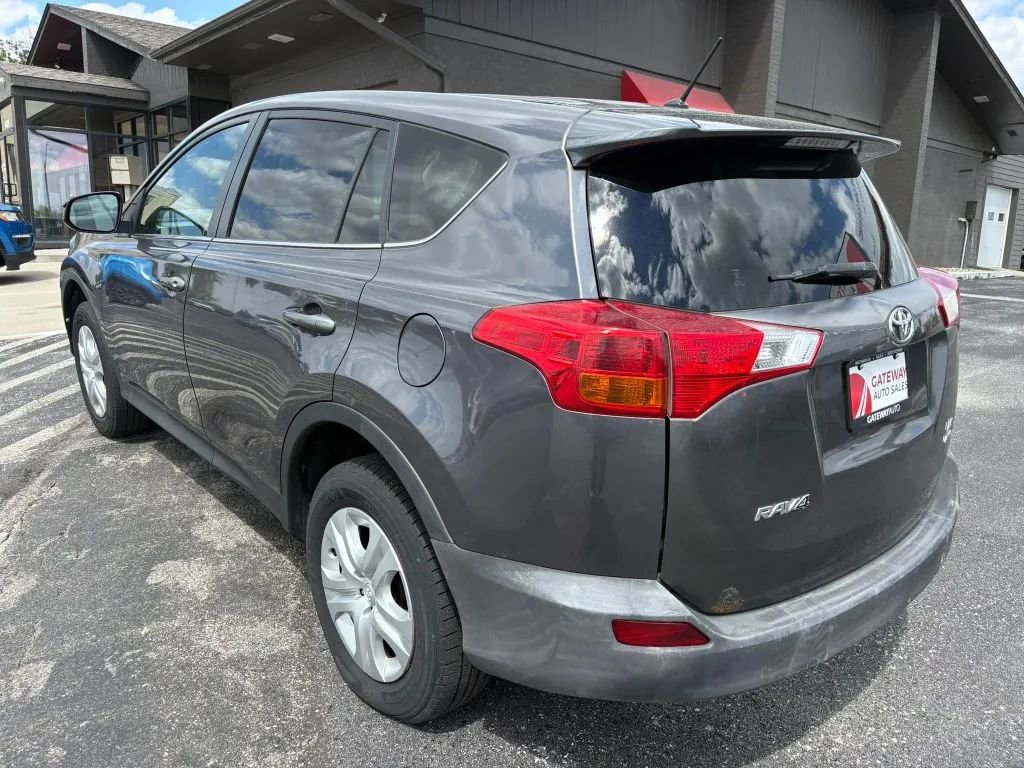 Used 2013 Toyota RAV4 LE AWD/4WD image 3