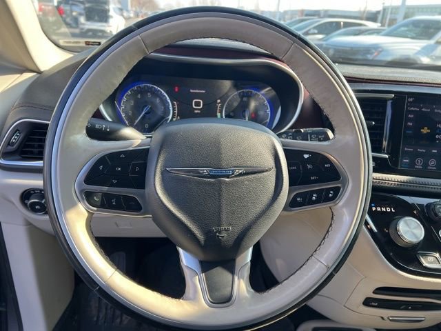 Used 2019 Chrysler Pacifica Limited w/ Tire & Wheel Group image 13