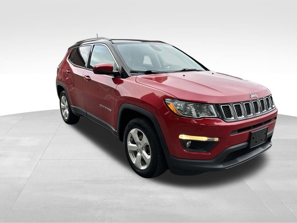 Used 2018 Jeep Compass Latitude w/ Popular Equipment Group AWD/4WD image 8