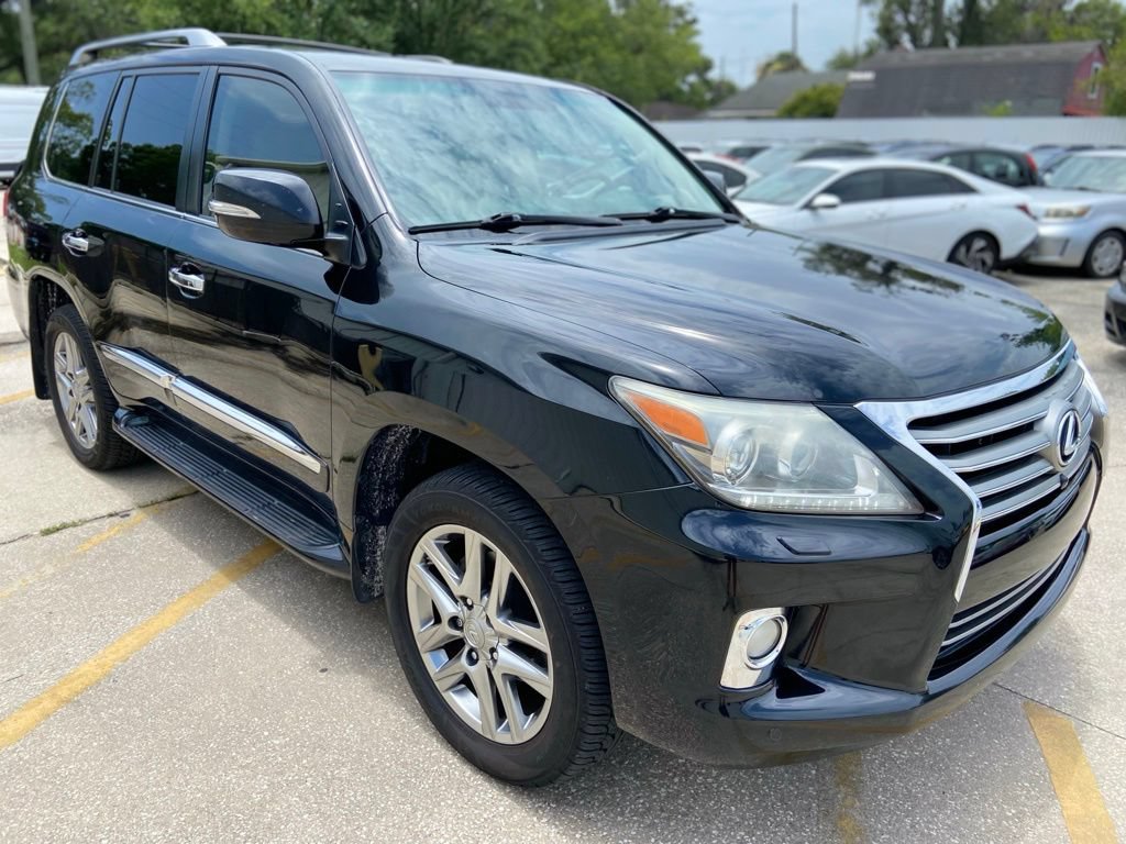 Used 2013 Lexus LX 570 4WD w/ Luxury Pkg image 7