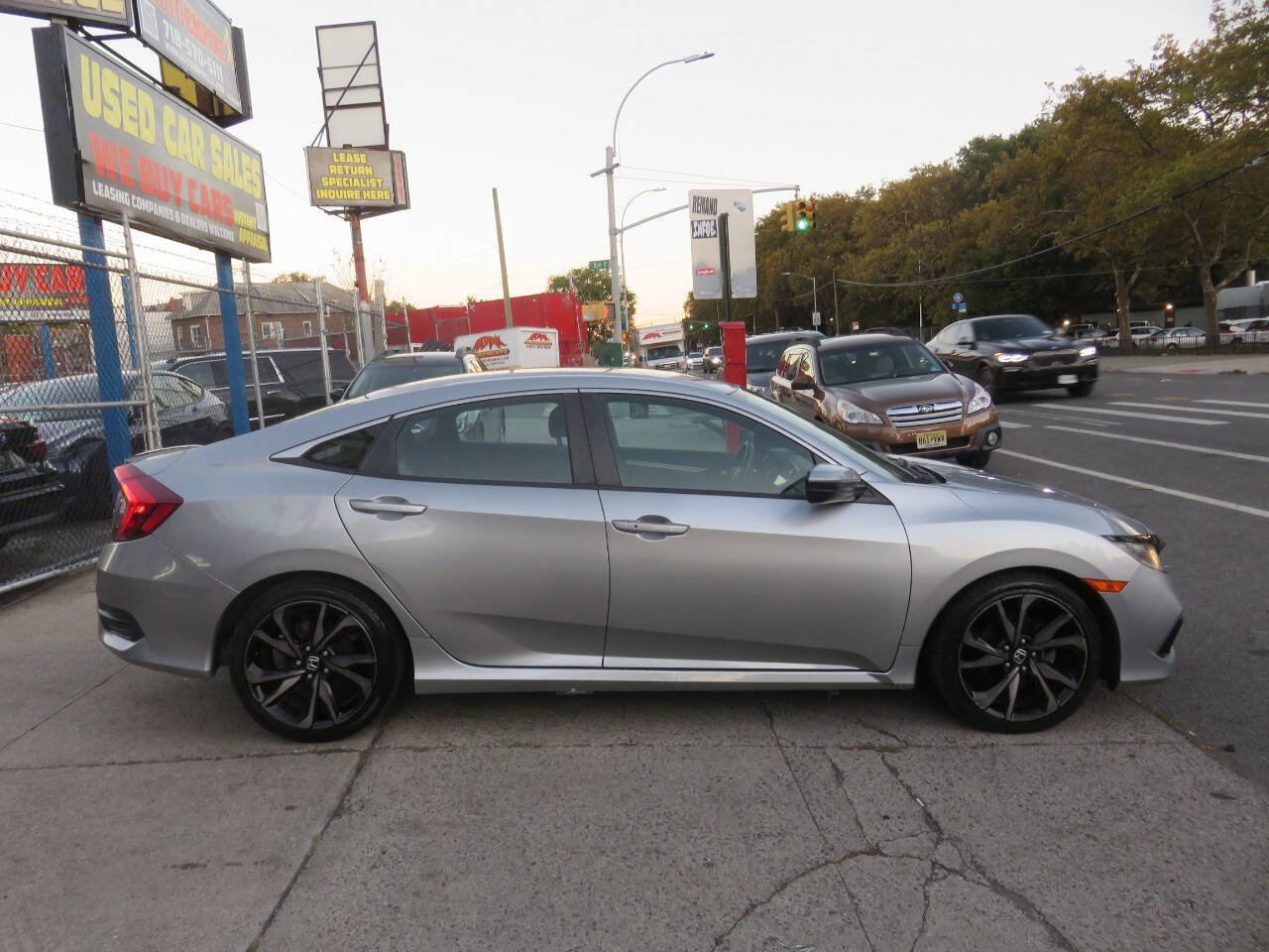 Used 2019 Honda Civic Sport image 8