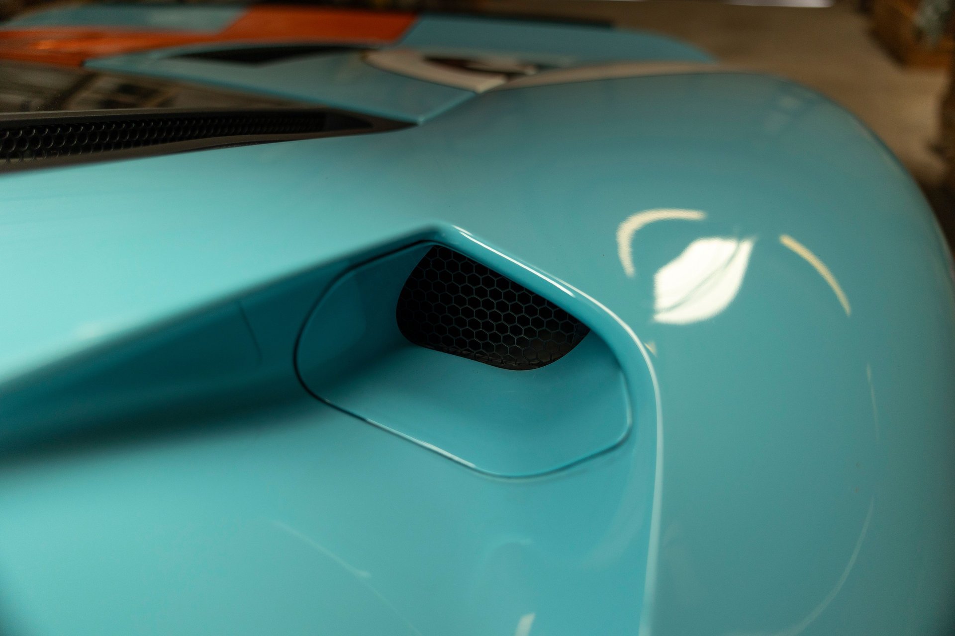Used 2006 Ford GT RWD image 29