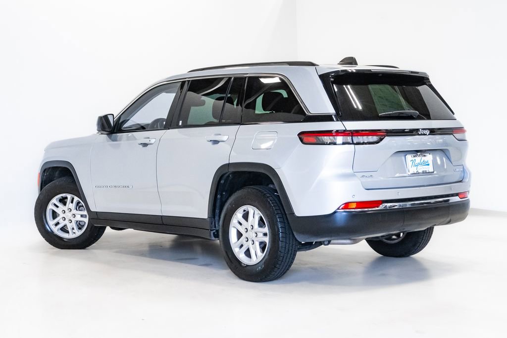 Certified 2024 Jeep Grand Cherokee Laredo AWD/4WD image 25