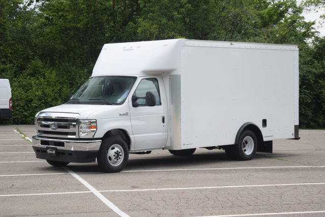New 2026 Ford E-350 and Econoline 350 Super Duty w/ Power Equipment Group RWD image 15