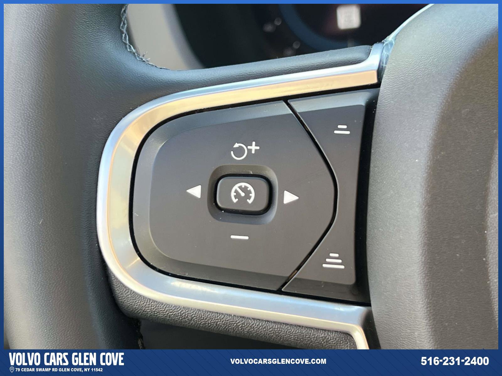 Used 2022 Volvo XC60 B5 Momentum w/ Climate Package image 21