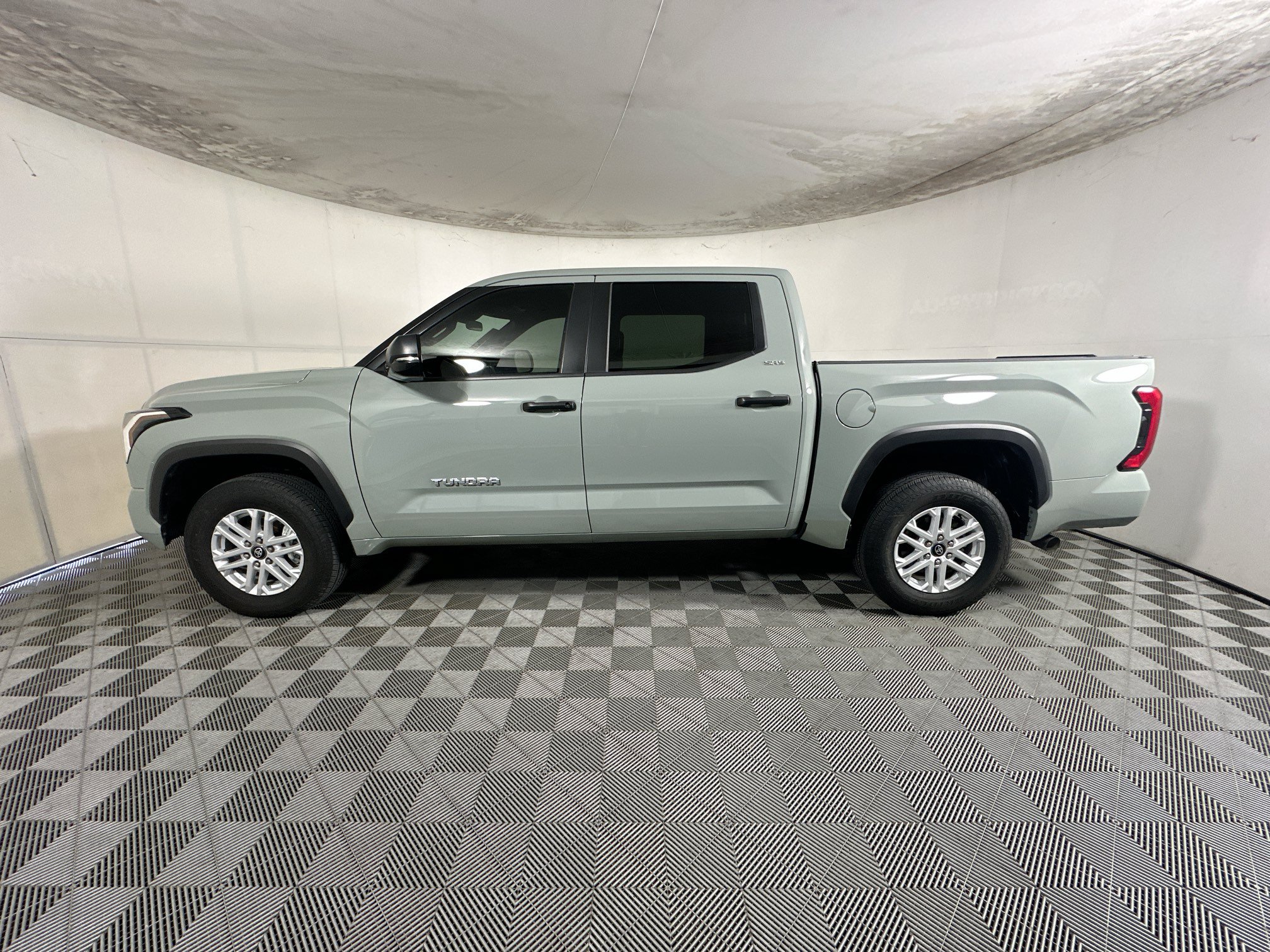 Used 2025 Toyota Tundra SR5 w/ SR5 Convenience Package AWD/4WD image 6