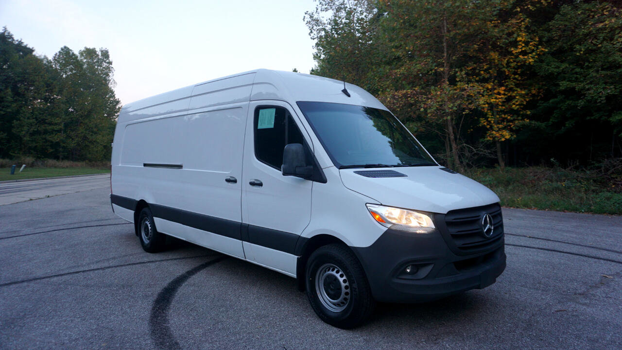 Used 2023 Mercedes-Benz Sprinter 2500 image 7