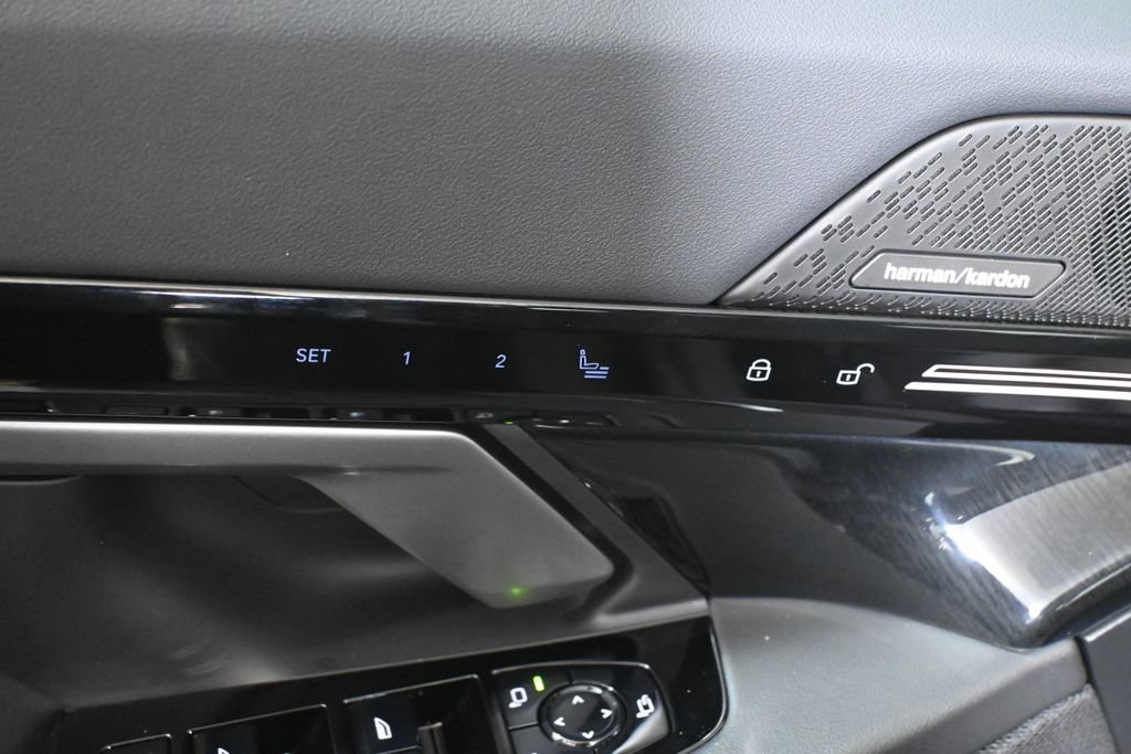 Certified 2026 BMW 530i xDrive AWD/4WD image 29