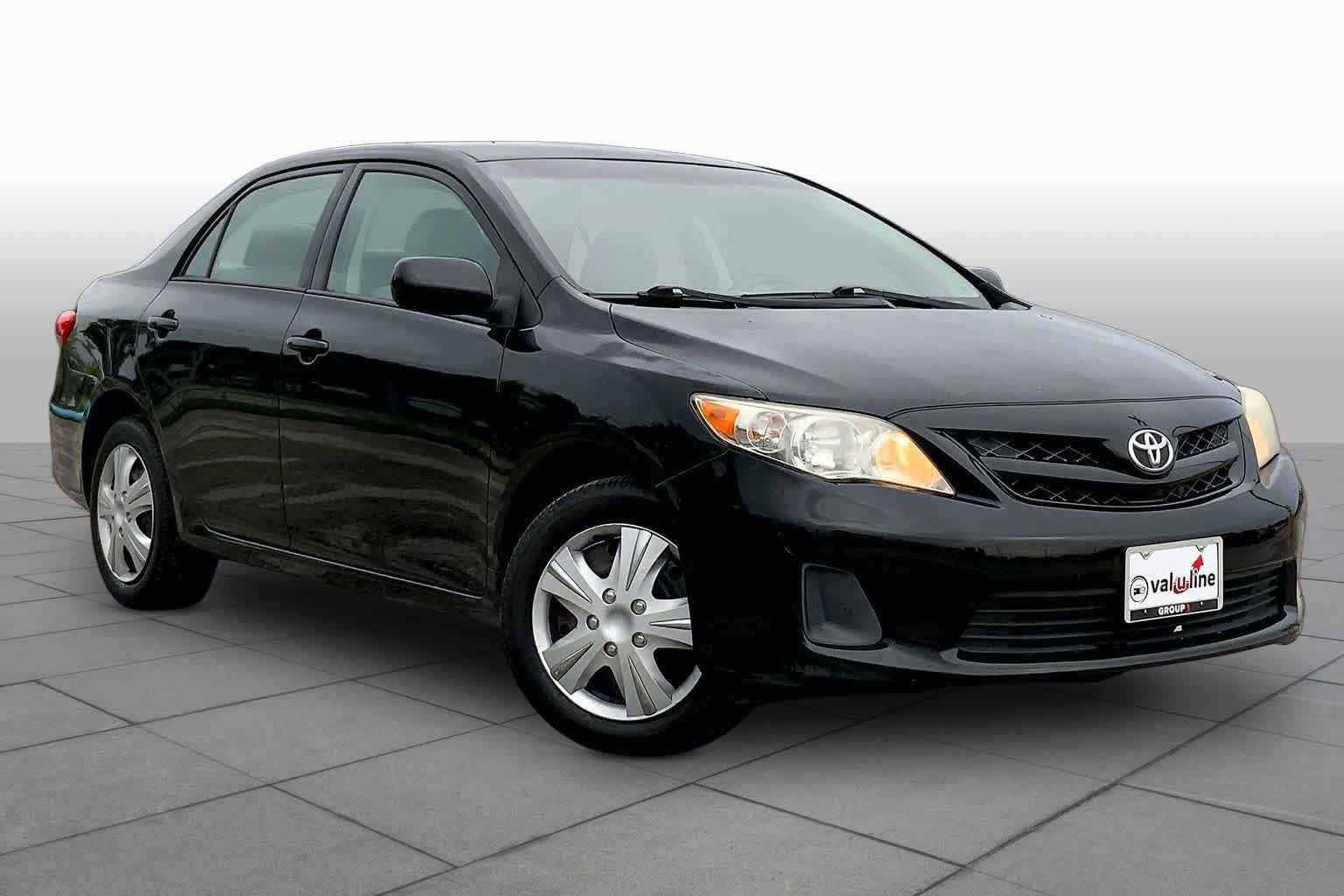 Used 2012 Toyota Corolla LE FWD image 3