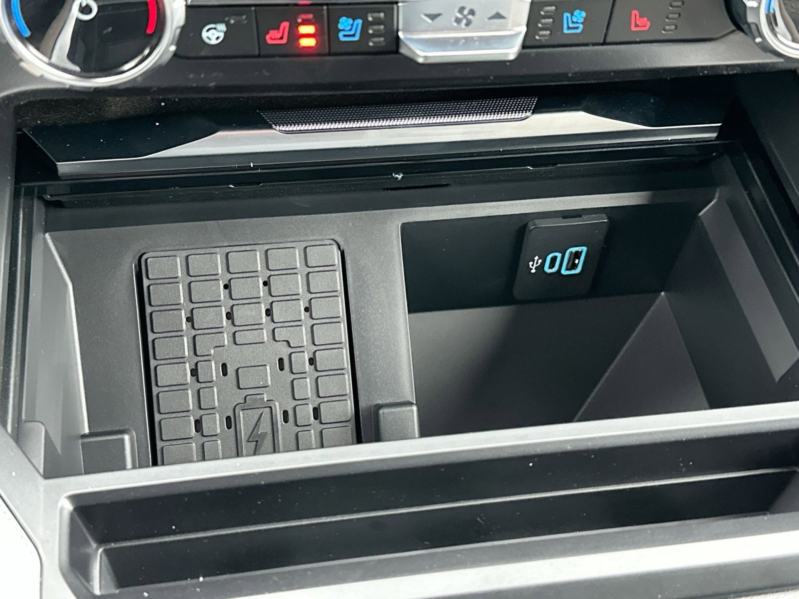 New 2026 Ford F450 Platinum w/ Platinum Plus Package image 33