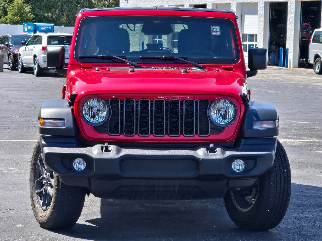 Used 2025 Jeep Wrangler Unlimited Sport AWD/4WD image 4