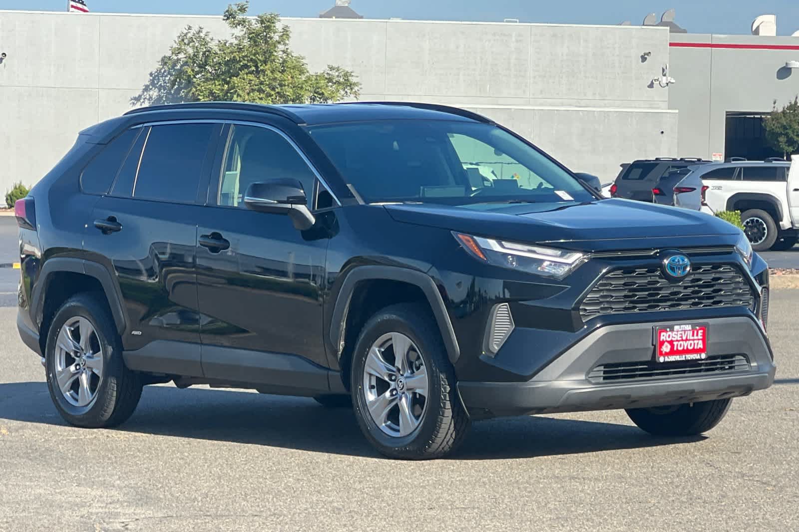 Certified 2022 Toyota RAV4 XLE AWD/4WD image 5