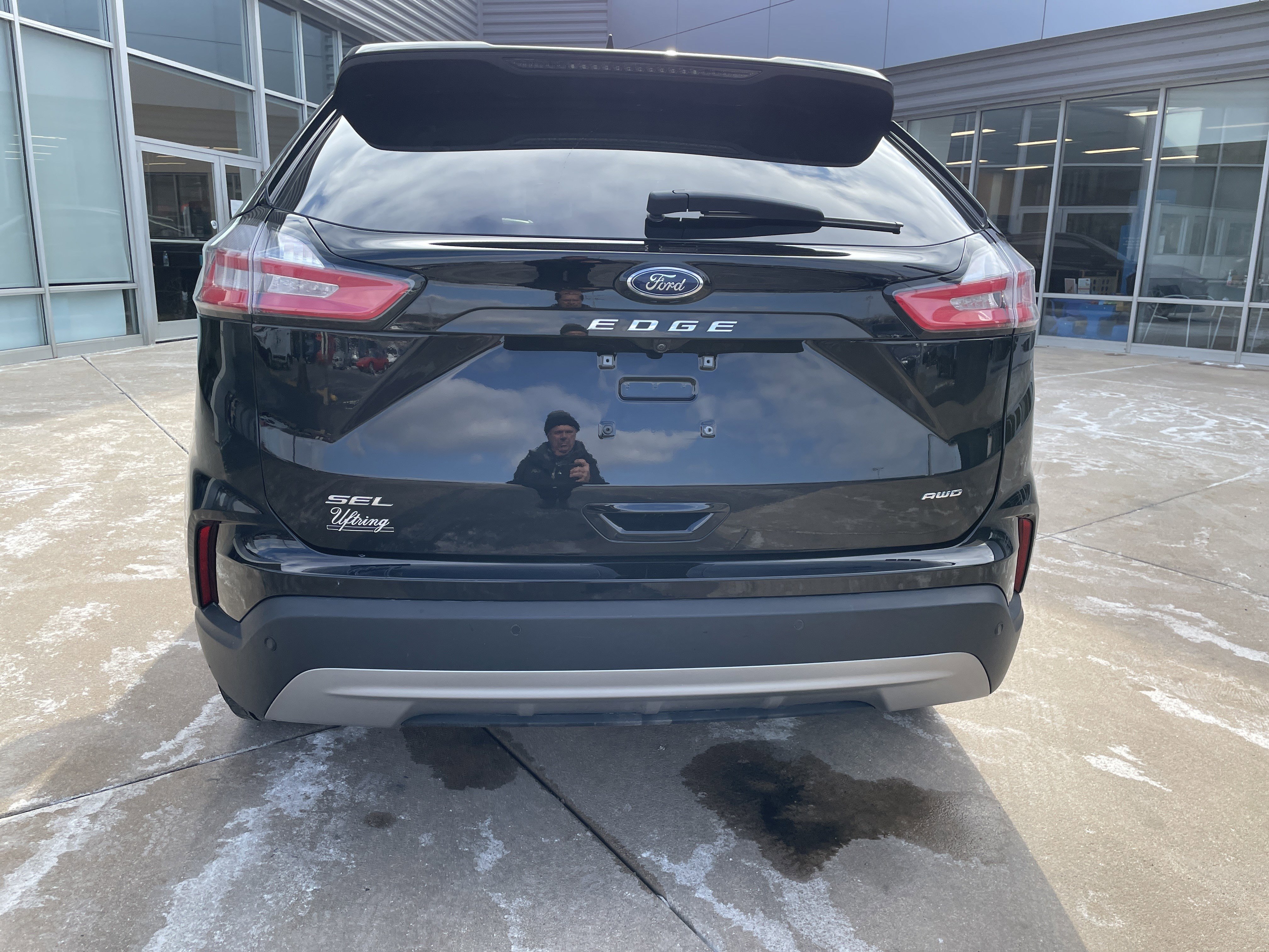 Used 2023 Ford Edge SEL w/ Convenience Package image 4
