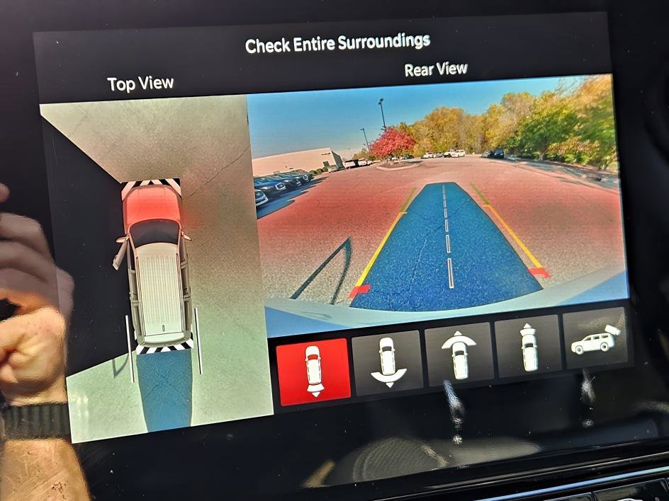 Used 2024 Jeep Wagoneer L 4WD w/ Premium Group I image 24