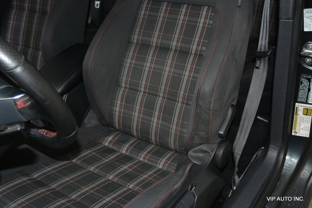 Used 2011 Volkswagen GTI 2-Door FWD image 17