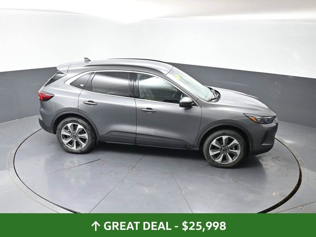 Used 2025 Ford Escape Platinum AWD/4WD image 45