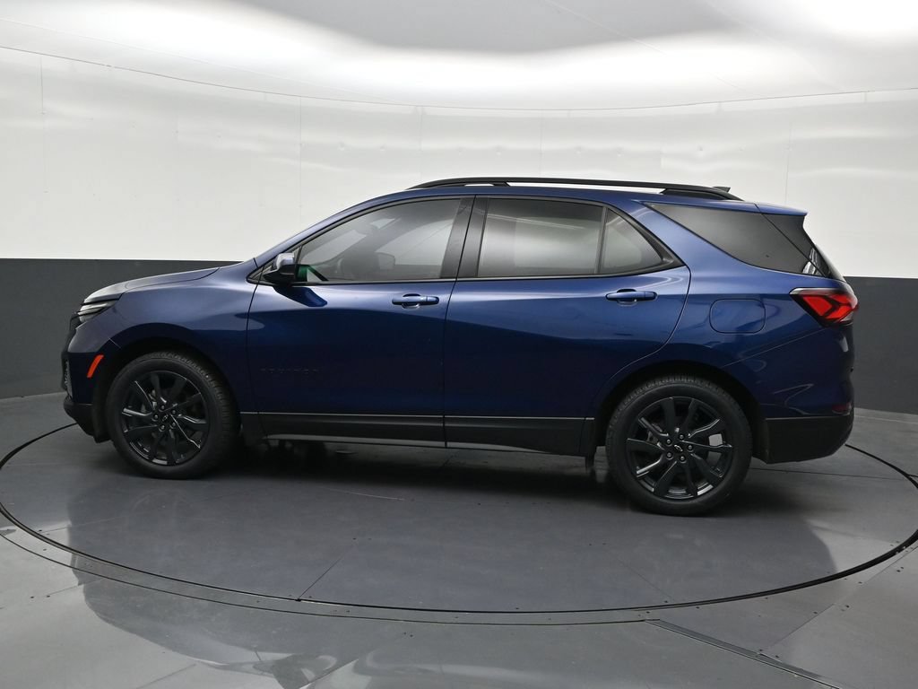 Used 2023 Chevrolet Equinox RS FWD image 2