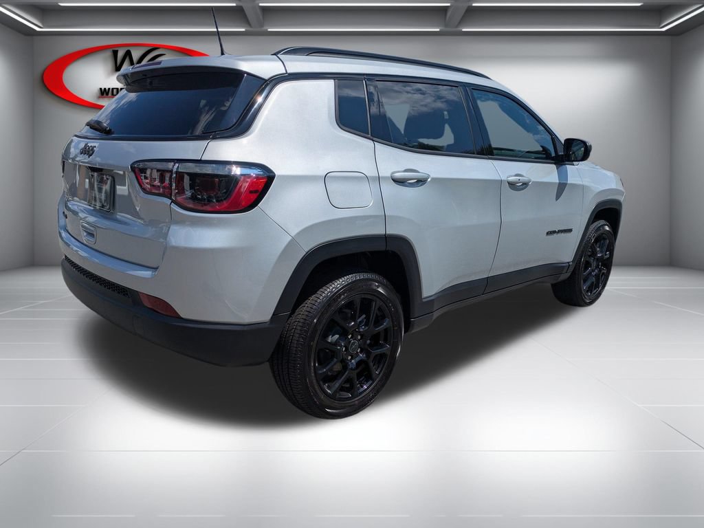 New 2026 Jeep Compass Latitude AWD/4WD image 4