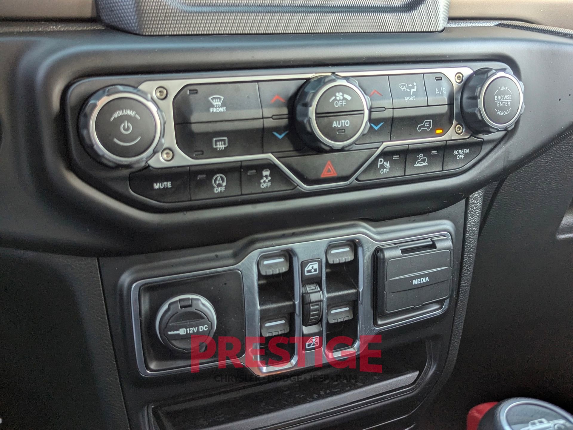 Used 2021 Jeep Gladiator Willys image 24