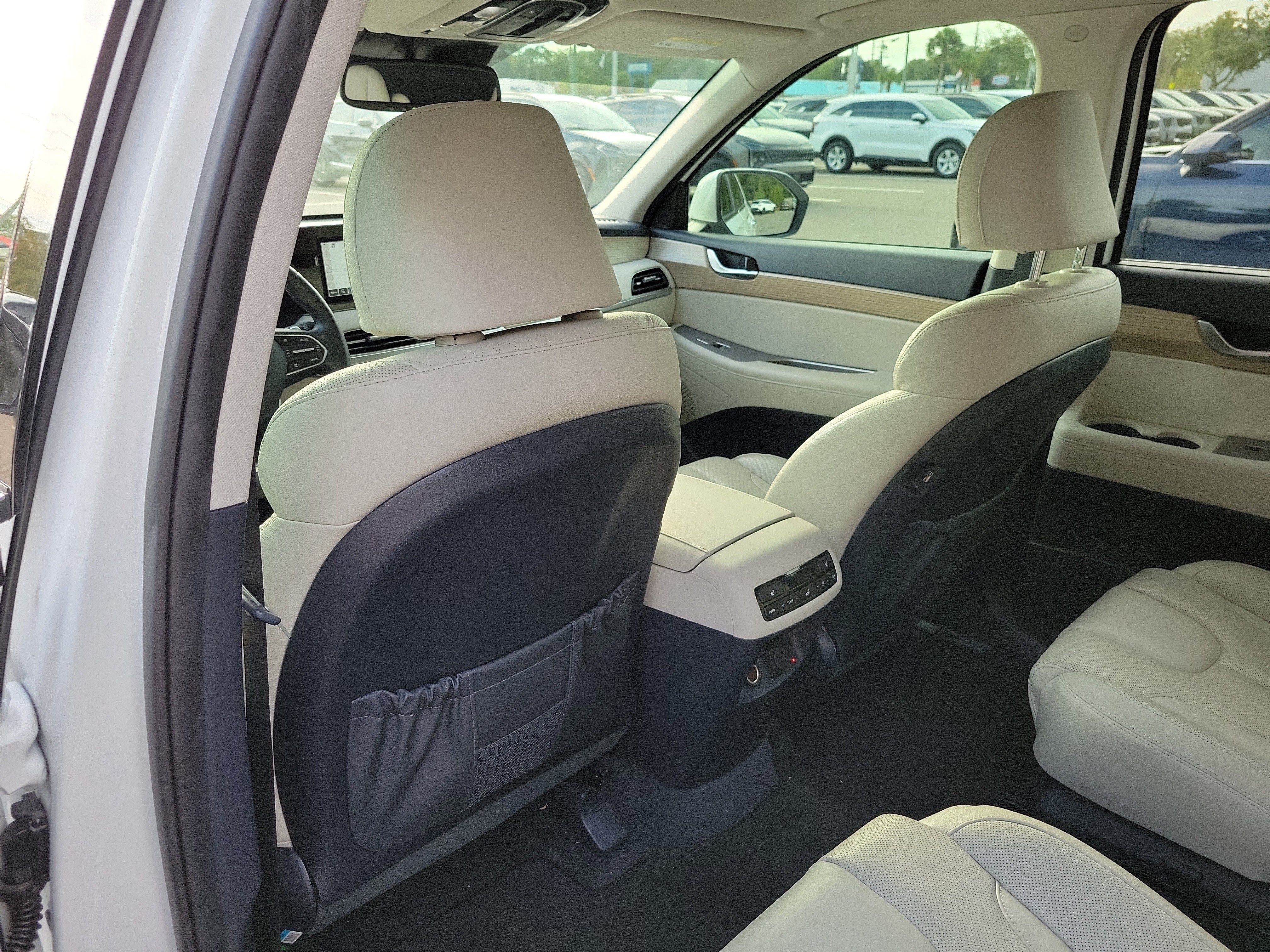 Used 2021 Hyundai Palisade SEL w/ Premium Package FWD image 17