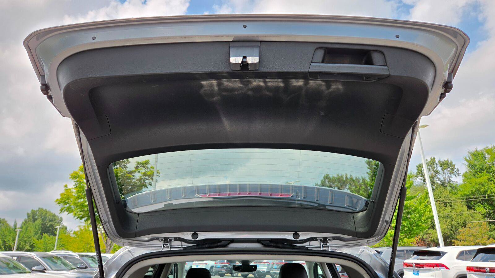 Certified 2023 Volkswagen Taos SE w/ Panoramic Sunroof Package FWD image 66