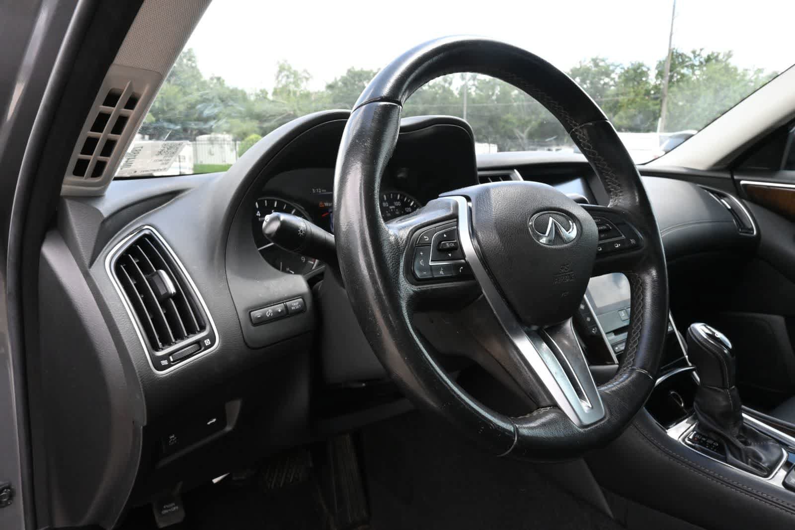 Used 2018 INFINITI Q50 Luxe AWD/4WD image 16