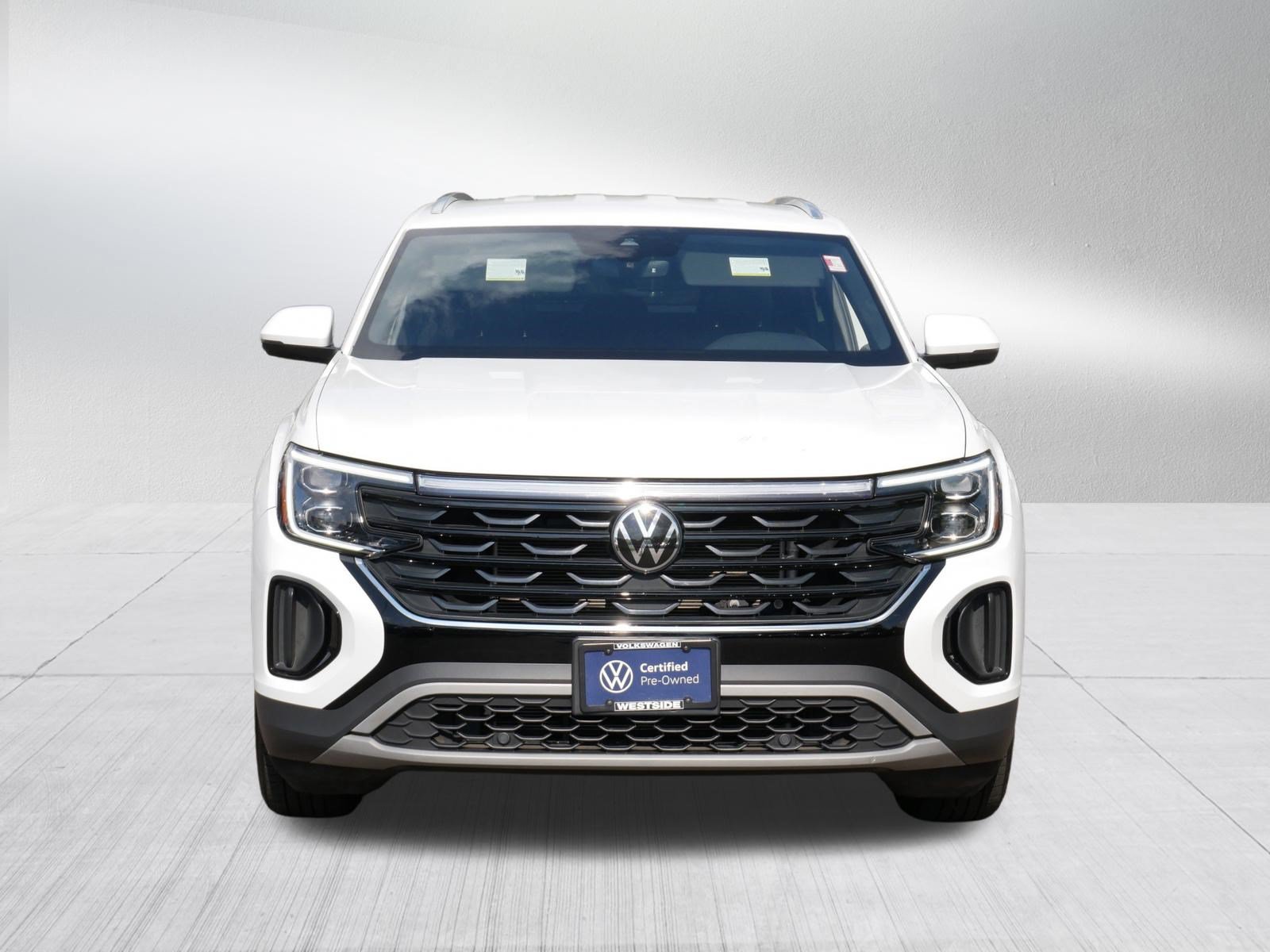 Certified 2024 Volkswagen Atlas Cross Sport SE AWD/4WD image 2