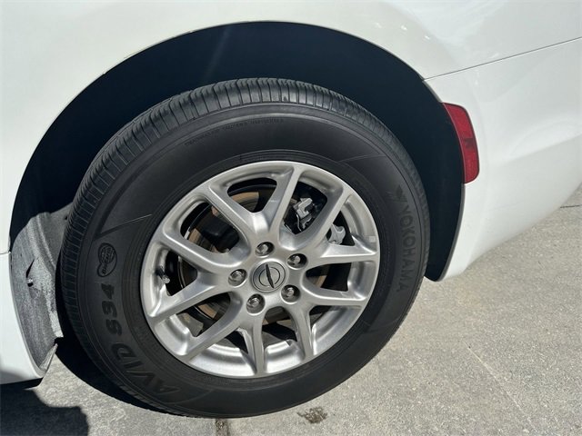 Used 2024 Chrysler Pacifica Touring image 19