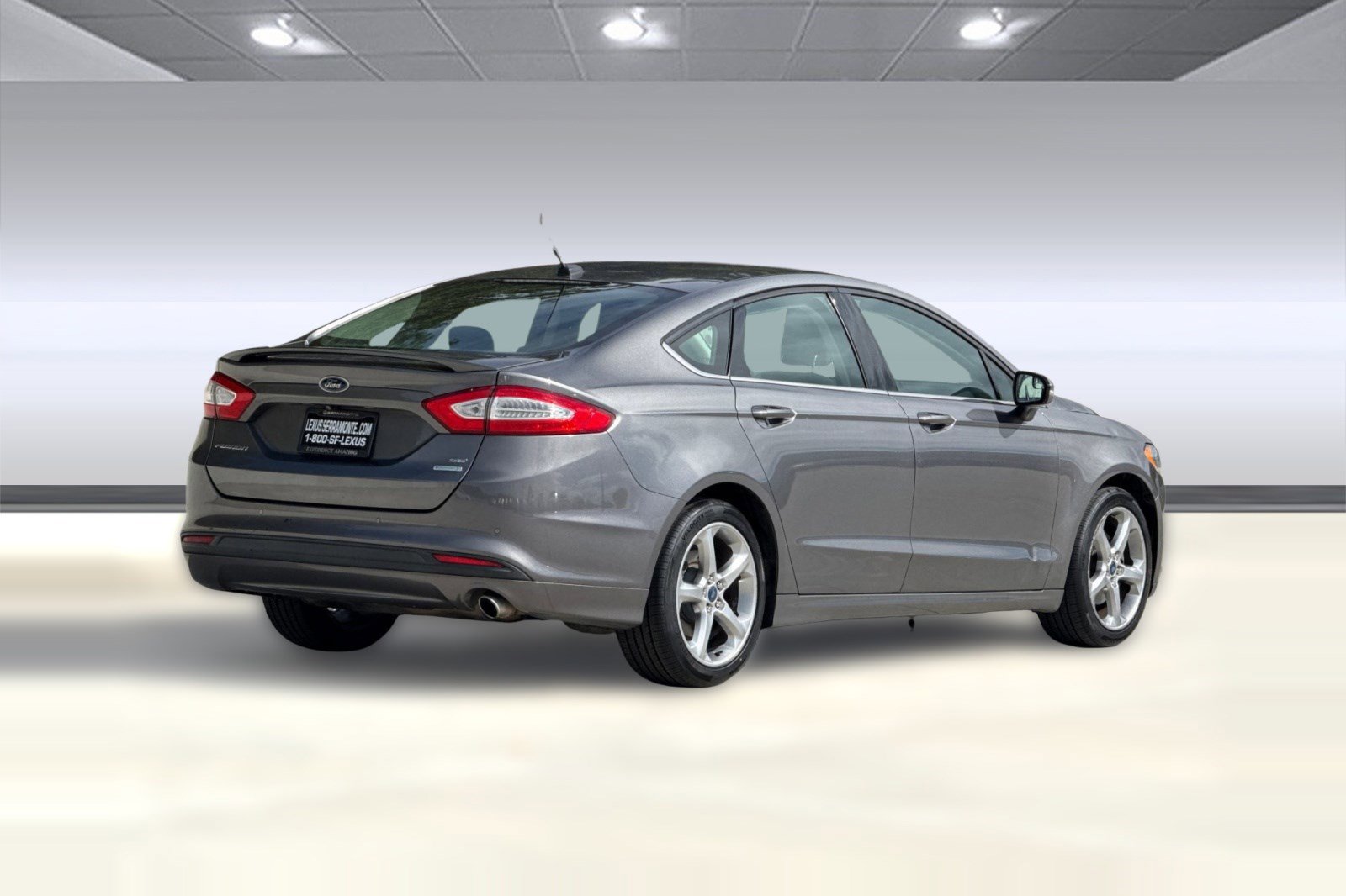 Used 2014 Ford Fusion SE FWD image 8