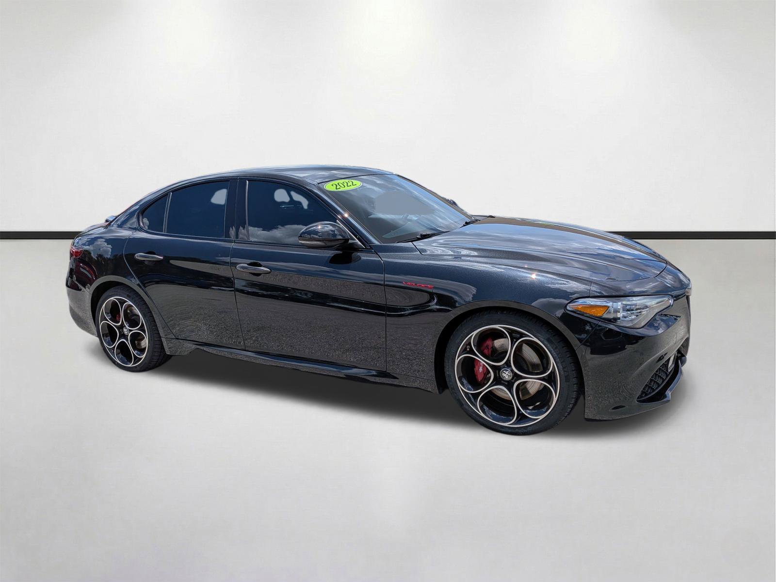 Used 2022 Alfa Romeo Giulia Veloce RWD image 2