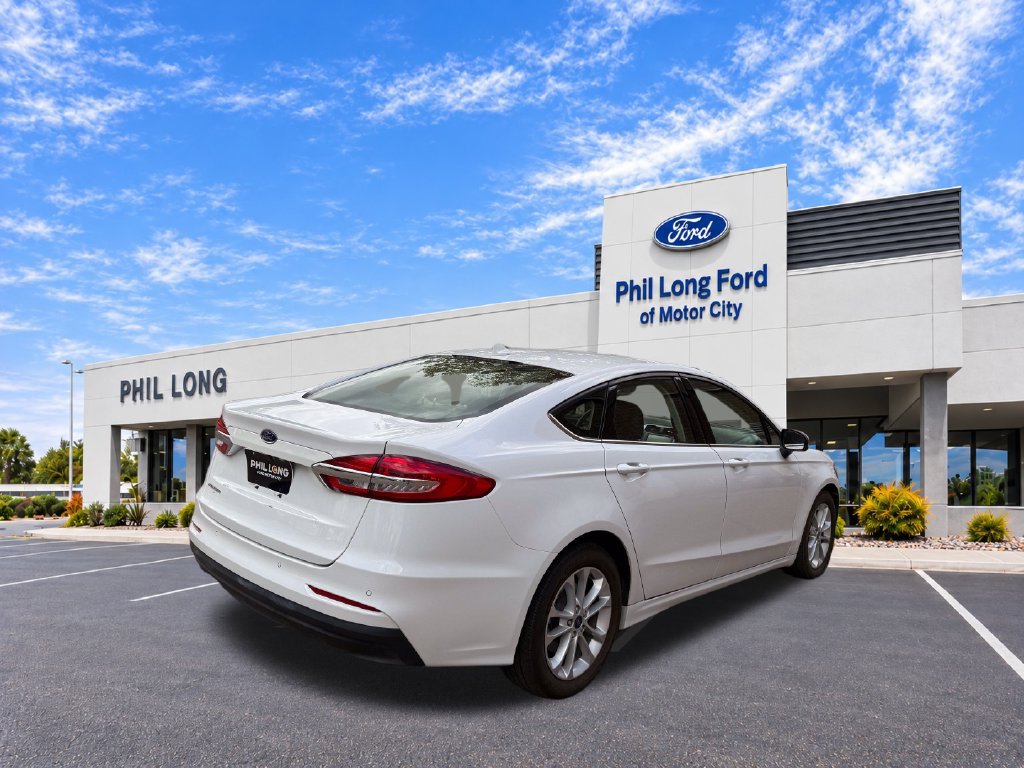 Used 2020 Ford Fusion SE FWD image 7